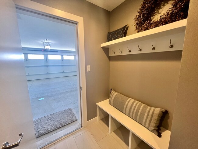 Garage / Mud Room - 725 Melendy Ln