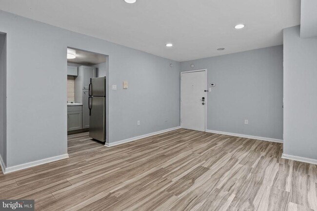 Building Photo - 2201 Strahle St