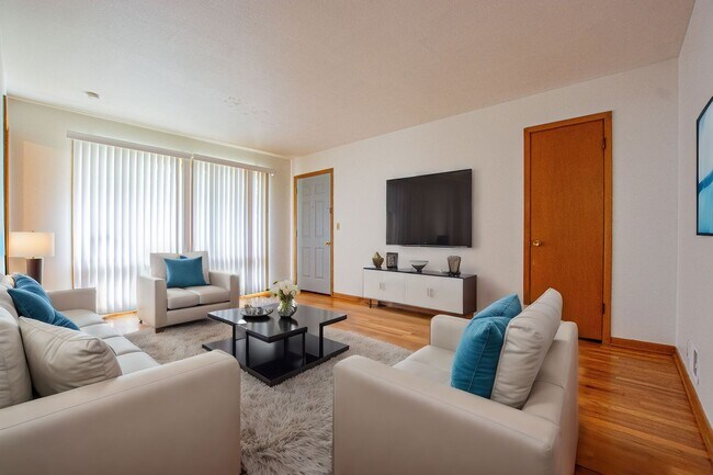 Foto del edificio - 2 Bedroom / 1 Bath Duplex with Private Basement and Washer/Dryer!