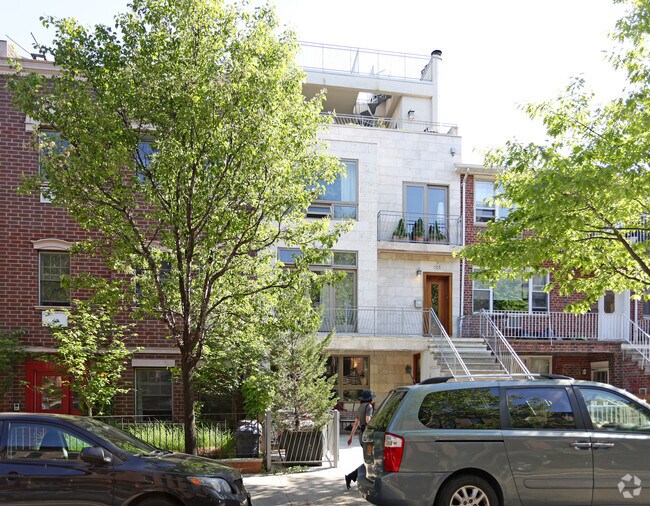 Primary Photo - 223 Union St