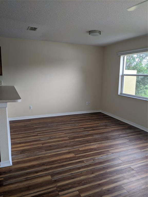 Building Photo - 600 Cresting Oak Cir