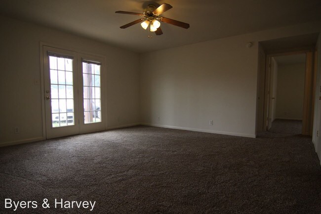 Building Photo - 321 Lansinger Ln