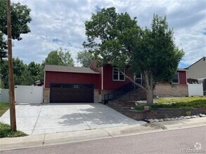 Building Photo - 954 Oakwood Dr