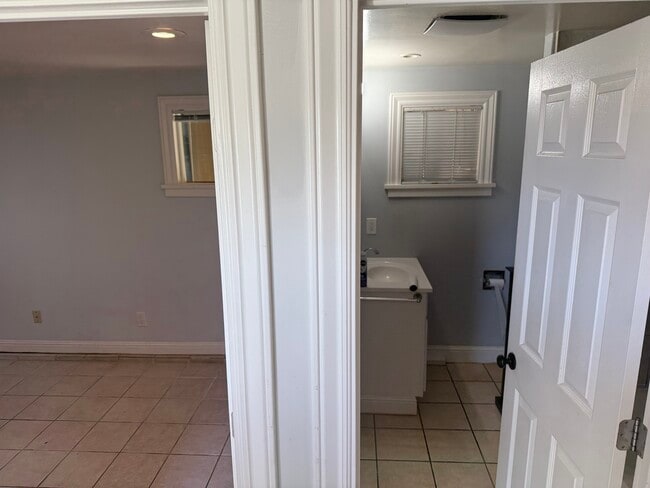 Photo - 723 S 30th St House