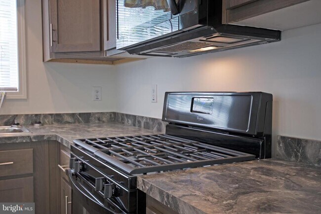 Foto del edificio - 80 Longbow Ln