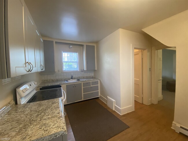 Foto del edificio - 4 br, 2 bath House - 1427 Broadway St Apt 1