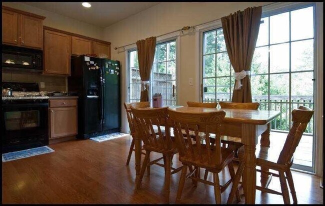 Building Photo - 2875 Cross Creek Ct