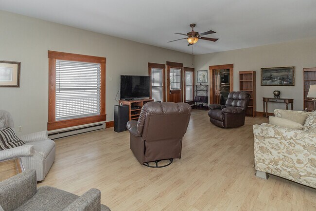 Foto del edificio - 2163 Illinois St