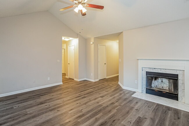 Building Photo - 8631 Bodkin Ct