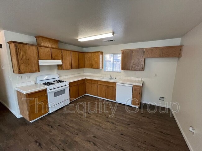 Building Photo - 482 W Morton Ave