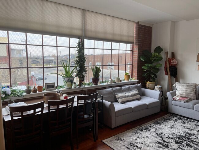 Área de estar - 11 W 2nd St