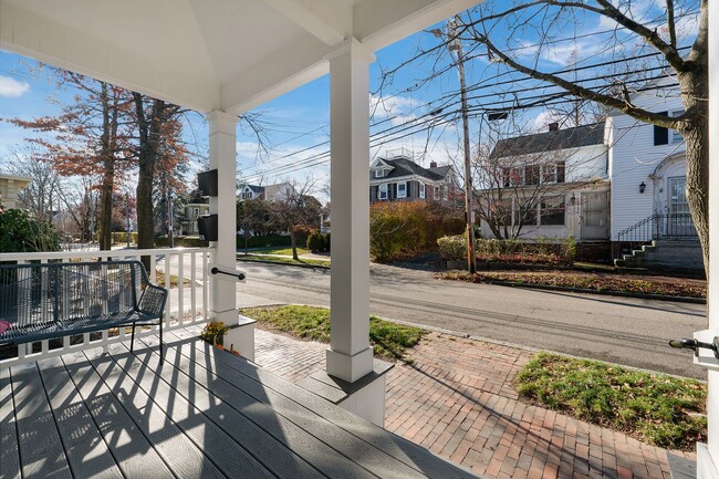 Building Photo - 105-107 Richards