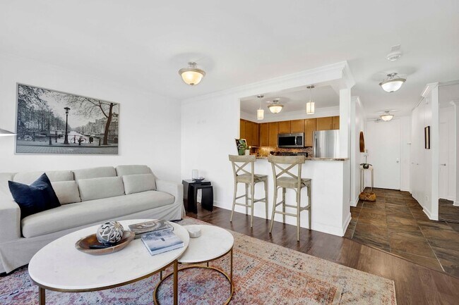 Foto del edificio - 30 E Huron St