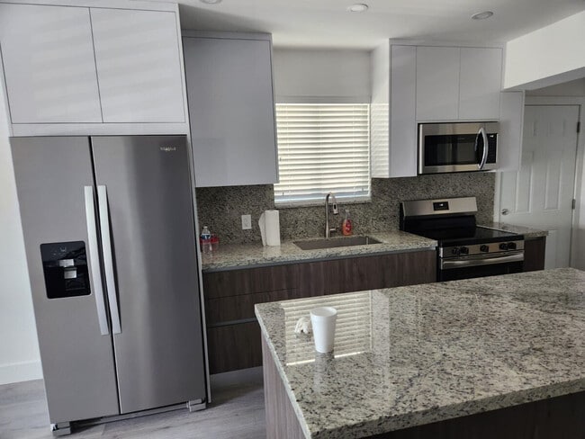 Foto del edificio - 2217 NW 7th St