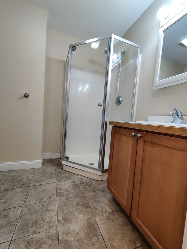 Building Photo - Desirable BU Location, Steps from South Campus, Large bedrooms, Eat-in Kitchen, Deck, Laundry