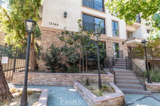 Foto del edificio - 15344 Weddington St