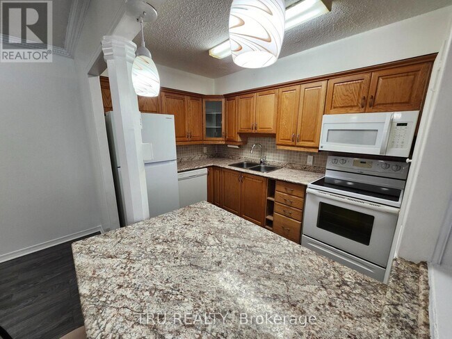 Photo du bâtiment - 158-158C McArthur Ave.