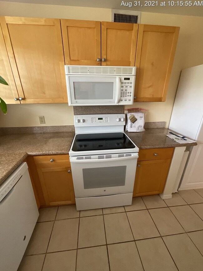 Foto del edificio - Great Ocean View from this Convenient North Kihei Condo- Close to the Beach