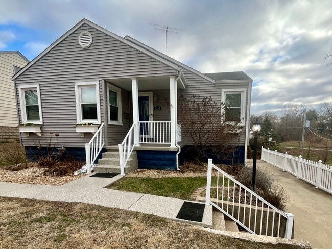 3 Bedroom in Alton - 3 Bedroom in Alton House