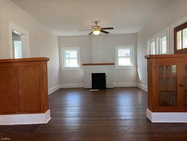 Building Photo - 3 br, 1 bath House - 538 N Belmont Ave