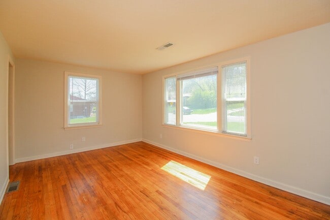 Foto del edificio - Heart of the Action: Cozy 2 Bed 1 Bath Home