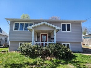 Building Photo - 106 S Attica Rd
