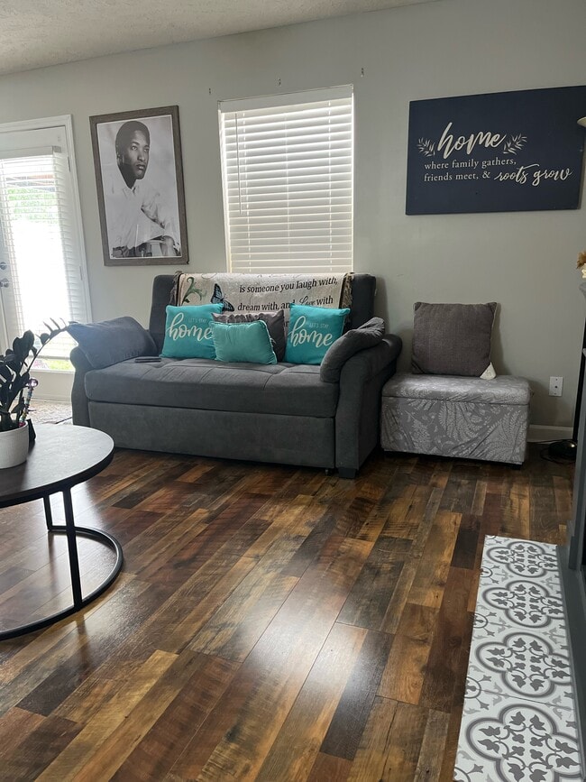 Building Photo - 800 Chilhowee Ct