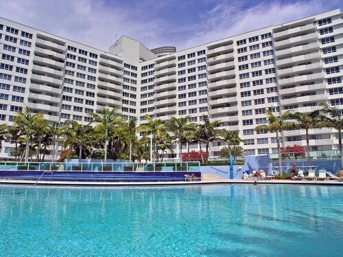 Flamingo Point South Tower Apartments Miami Beach Fl South Tower Pool Flamingo Point