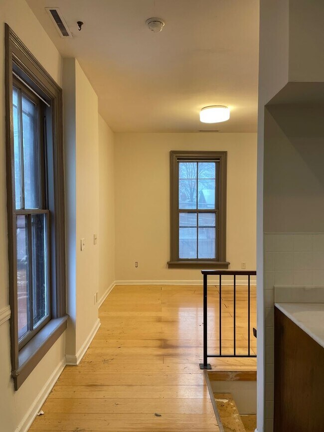 Building Photo - 300 Hawley Ave