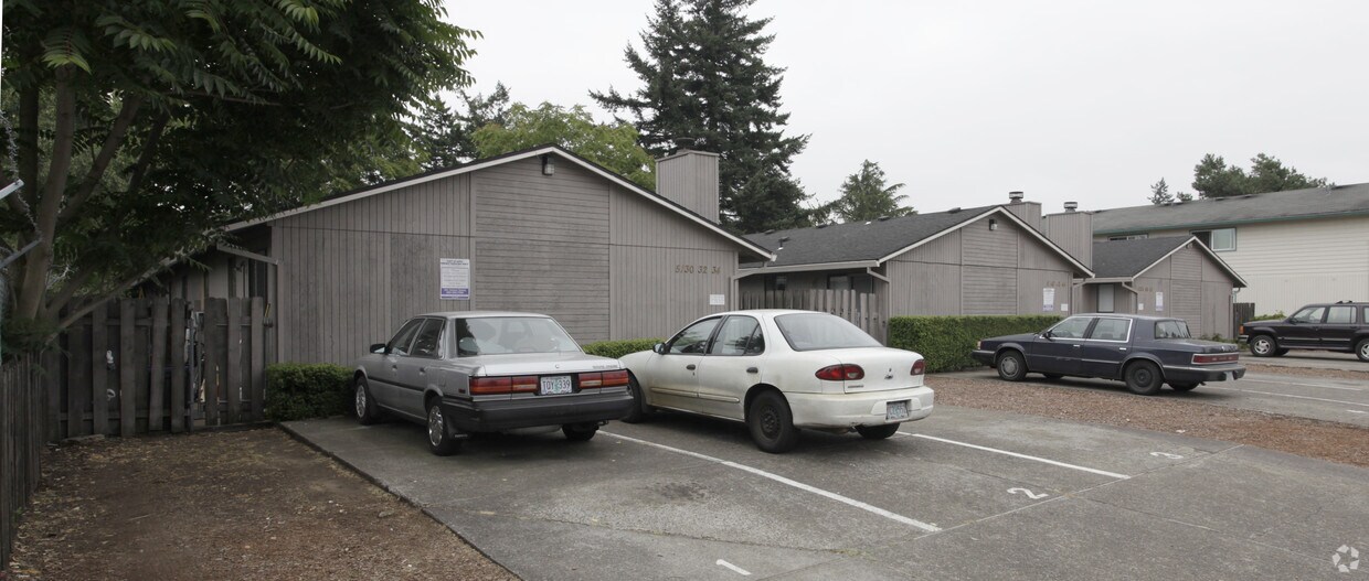Primary Photo - 72nd Avenue Apartments