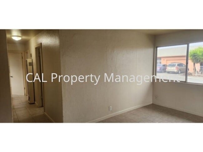 Building Photo - 347 8th St