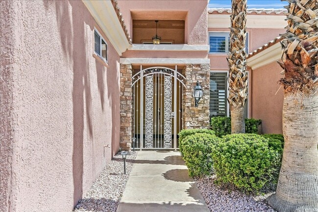 Building Photo - Sun City Summerlin with Strip Views