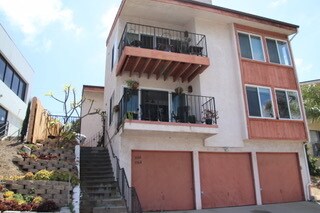 Top unit for rent with balcony. - 3366 Pine Ave