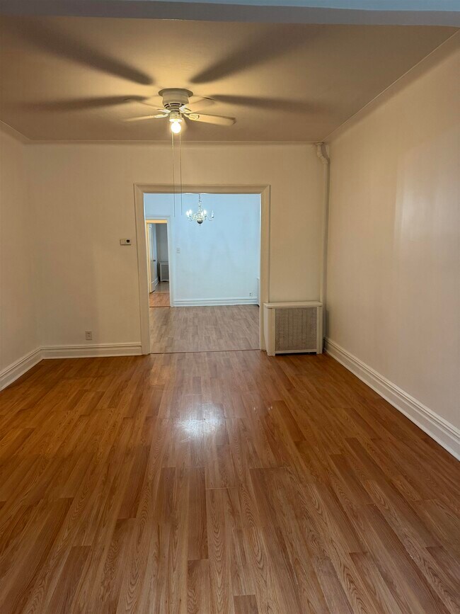 Building Photo - 187 W 48th St