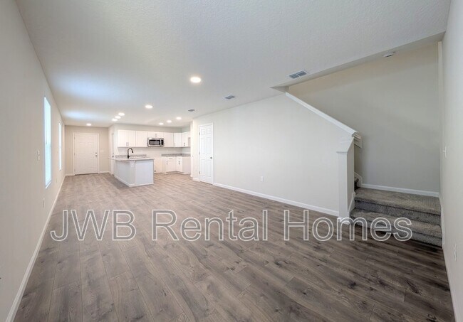 Foto del edificio - 7915 Eaton Ave