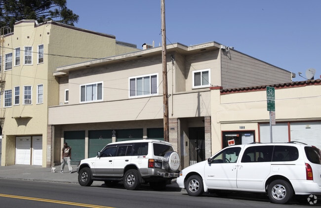 Building Photo - 1661 Fruitvale Ave
