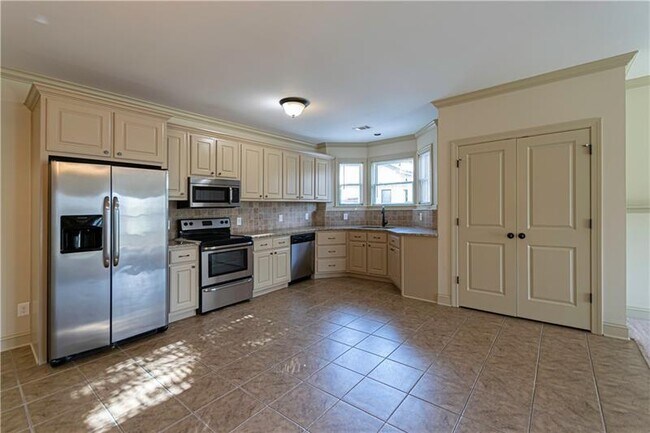 Foto del edificio - 2050 Oak Grove Rd NE