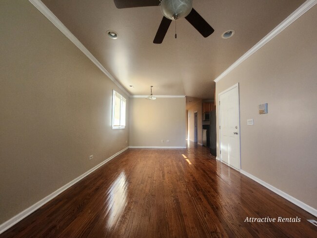 Building Photo - 720 W 50th St