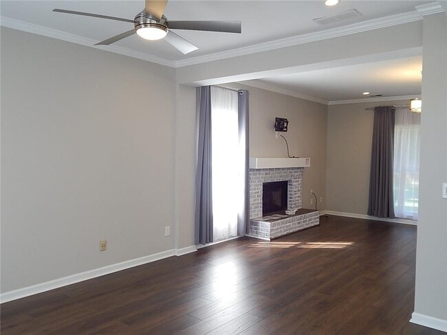 Building Photo - 115 Brentwood Ln