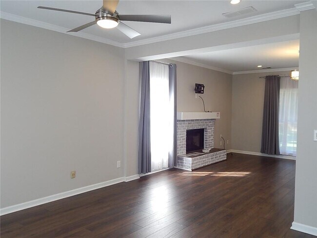 Foto del edificio - 115 Brentwood Ln