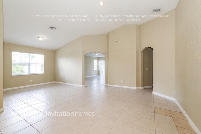 Foto del edificio - 10566 Galleria St