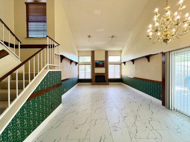 Building Photo - TIMELESS 3BD/2.5BA HOME W/ NEW KITCHEN QUA...