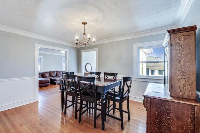 Dinning room - 26 Pine Ave