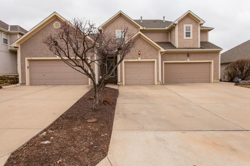 7336 McCoy Dr. Townhome Rentals in Shawnee KS