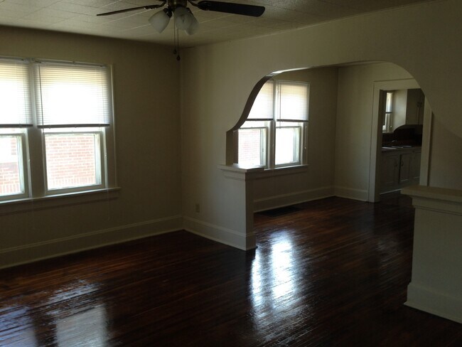 Foto del edificio - 3 bed, 1 bath house just steps from Missouri State University