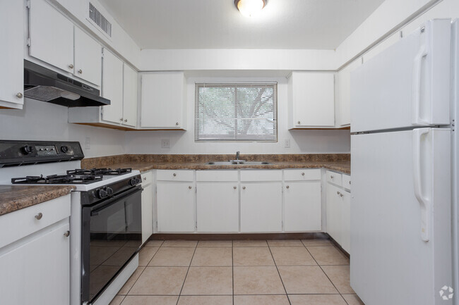 Interior Photo - Morris Duplex' Tucson