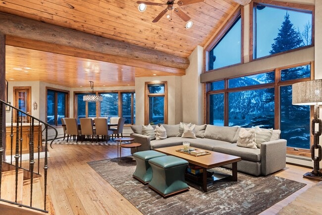 Building Photo - 395 Silverlode Dr