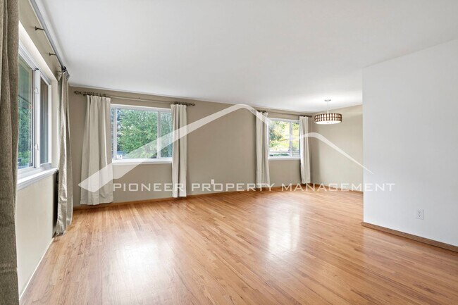 Foto del edificio - 1024 Pike Dr