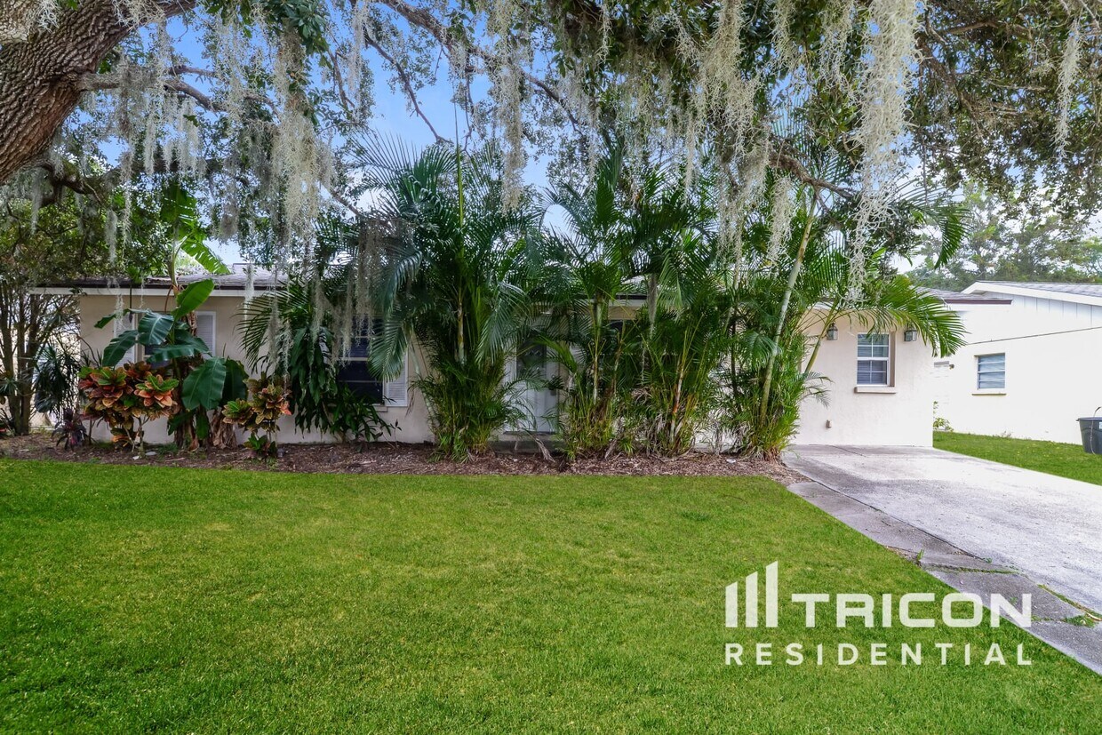 Foto principal - 6423 4th Avenue NE Bradenton FL