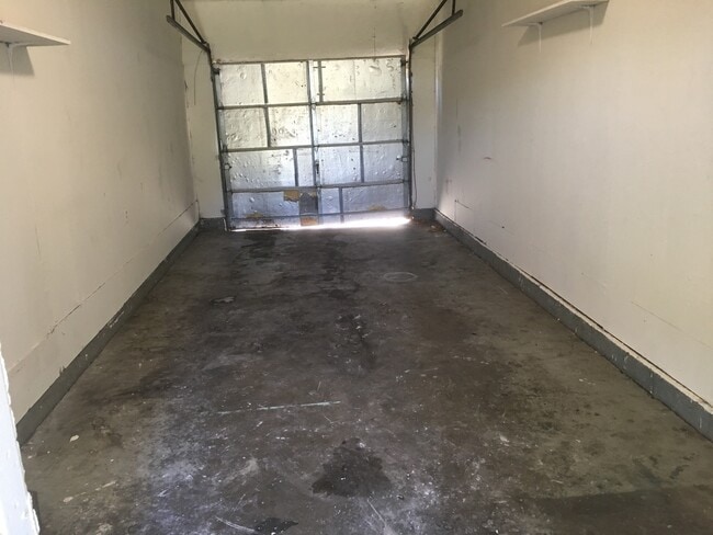 Building Photo - Immaculate 3 Bedroom Home with Garage and Fenced yard in Mesa Verde